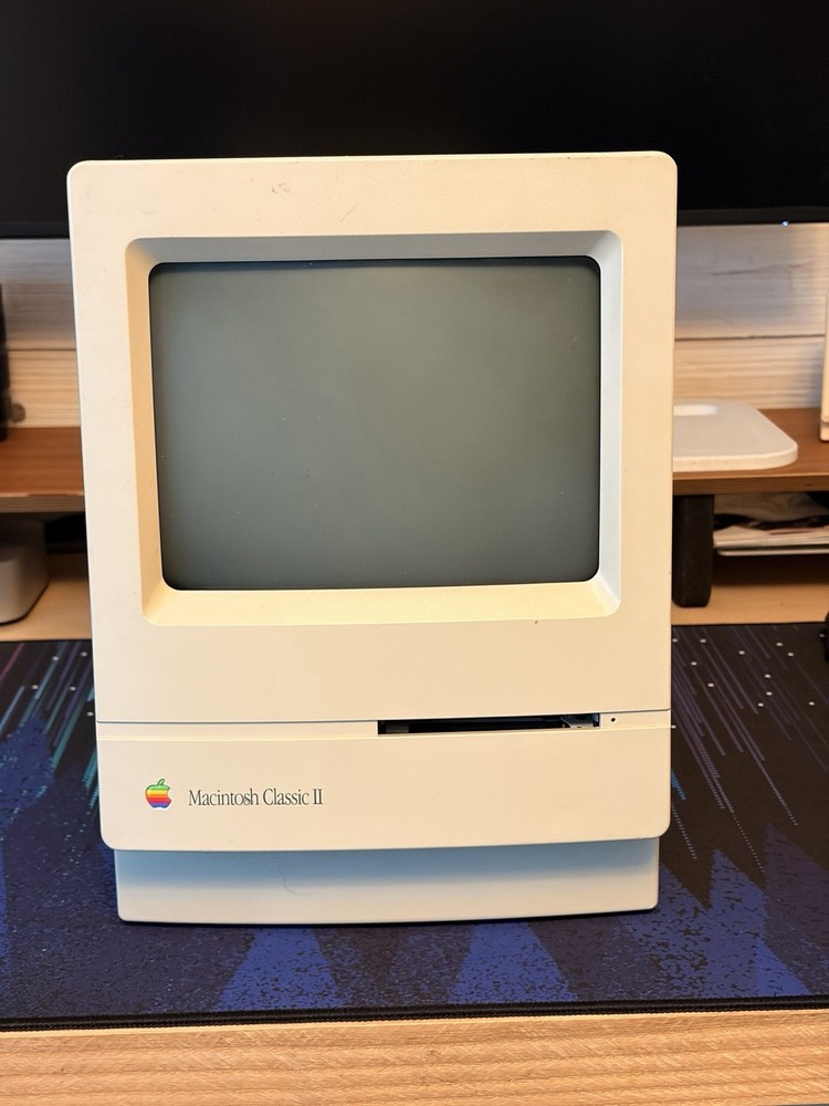 Apple Macintosh Classic II Not Working Needs Caps