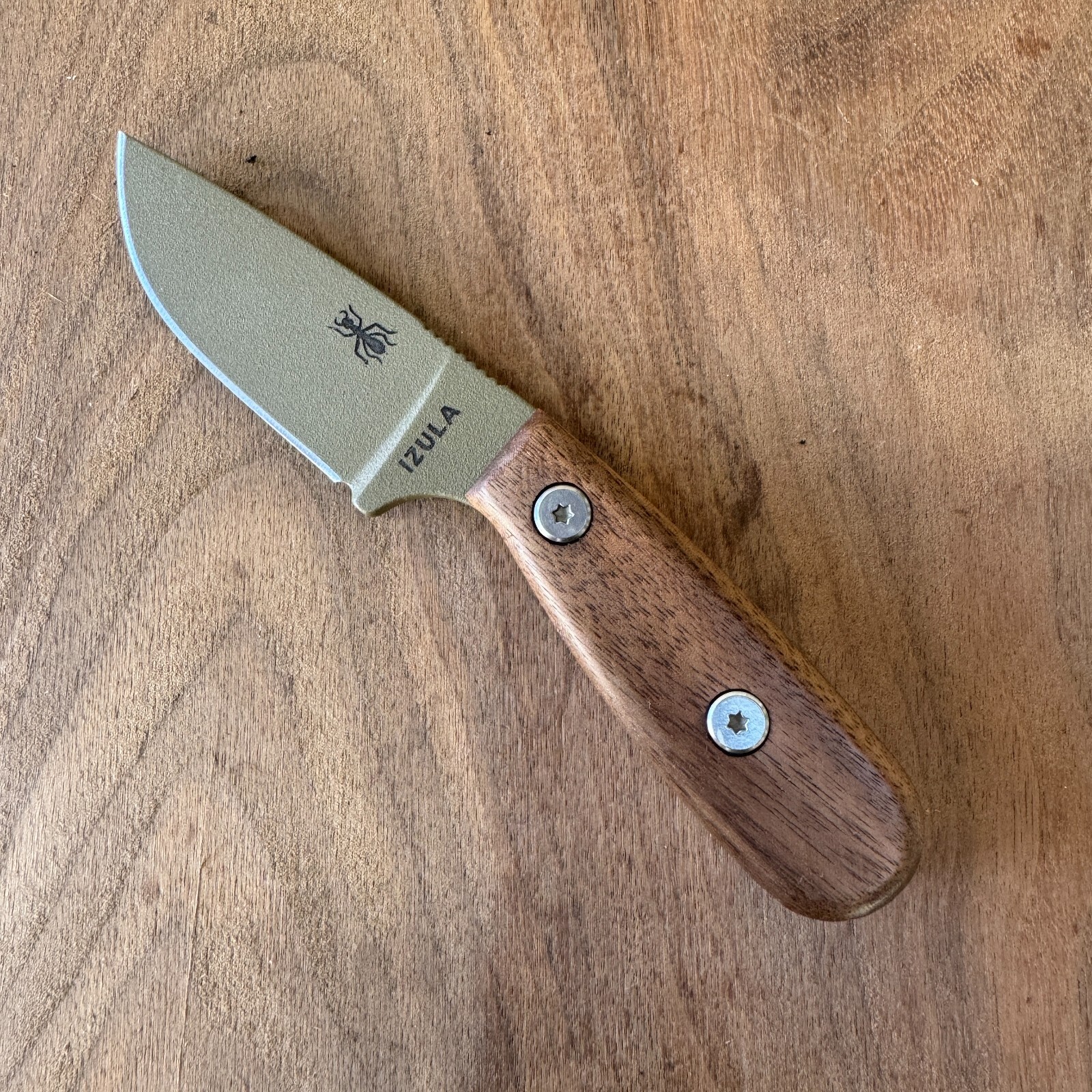Scales for ESEE Izula extended walnut (w/Hardware)