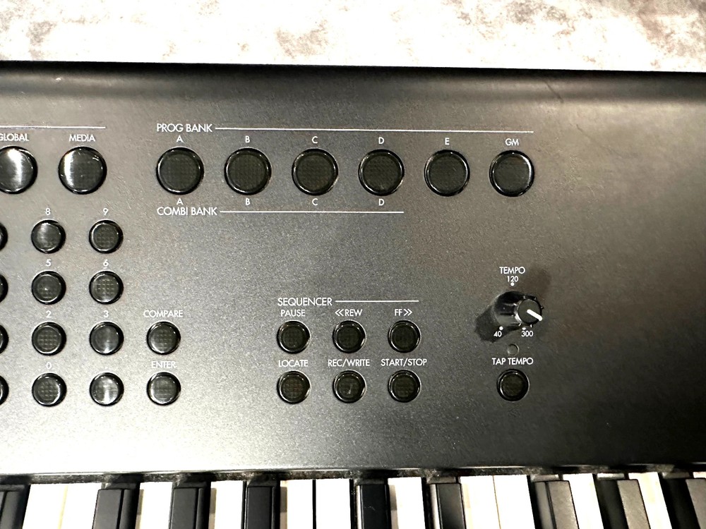 Korg M50 88 Key Workstation Synth Keyboard MultiFunction Audio Tested Working