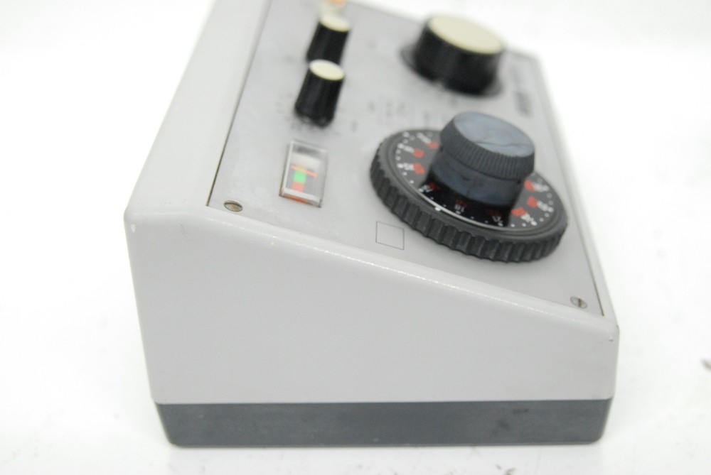 Zeiss 47 60 12 Microscope Shutter Prontor W/ MC 63 Controller - Universal III
