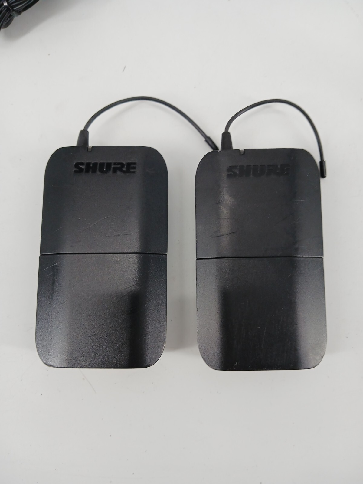 Shure Wireless Microphone Headset System 2 Pair Headset Transmitter Charger H10