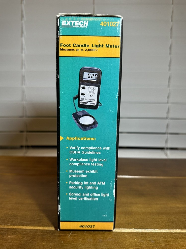 EXTECH 401027 FOOT CANDLE DIGITAL LIGHT METER - TWO RANGE 200FC/2000FC