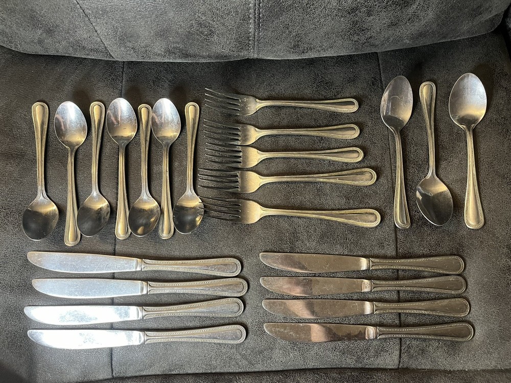 Lot Of 23 Pcs Unbranded Flatware With Beaded Pattern Handles