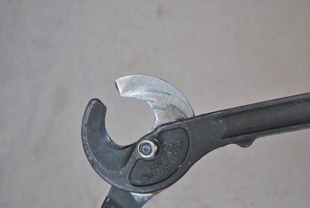 Southwire CCP350 16 inch Utility Cable Cutter