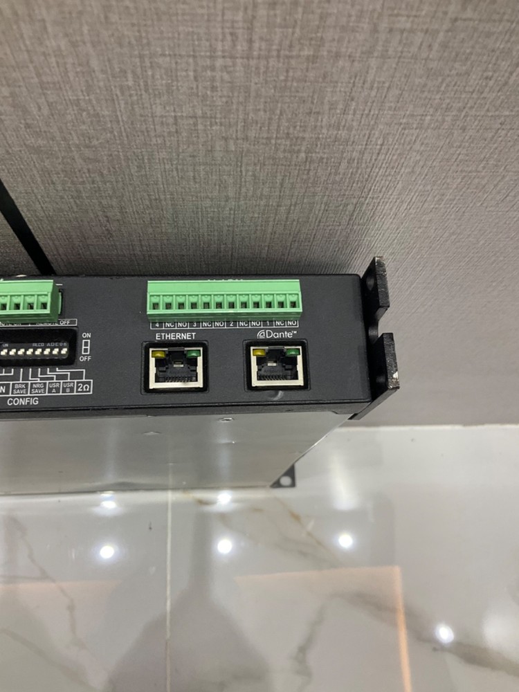 POWERSOFT QUATTROCANALI 2404 DSP+D PROFESSIONAL AUDIO AMPLIFIER