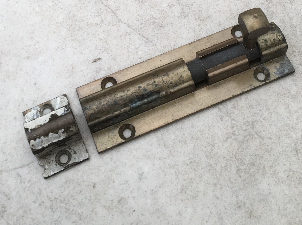 ANTIQUE VINTAGE 7.5cm SOLID BRASS SLIDING BARREL BOLT LOCK WITH ORIGINAL KEEP