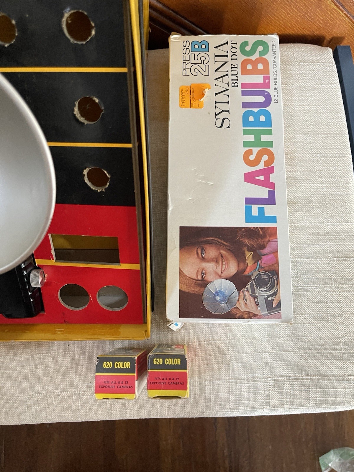 Vintage Kodak Brownie Hawkeye Flash Outfit Model Camera w/Original Box Plus Film