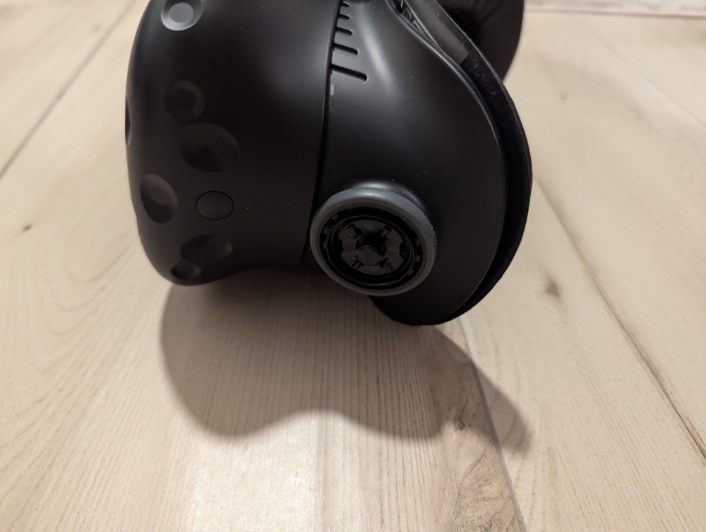 HTC Vive Virtual Reality Headset Only - No Cables - WORKS