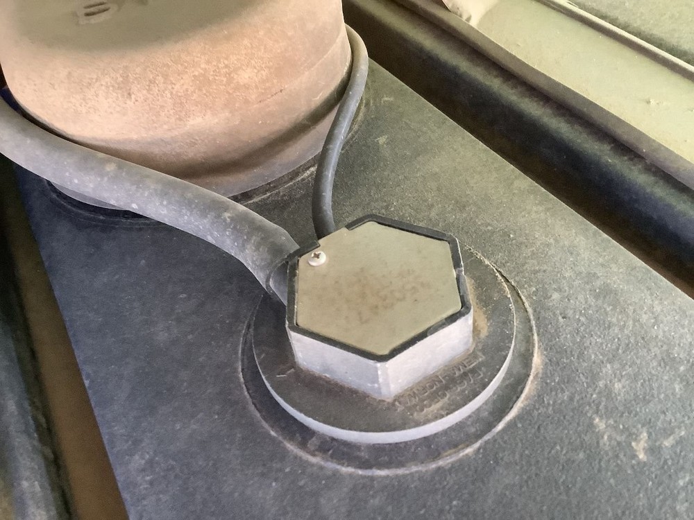 Peterbilt 388 DEF Sensor - Used | P/N 350247