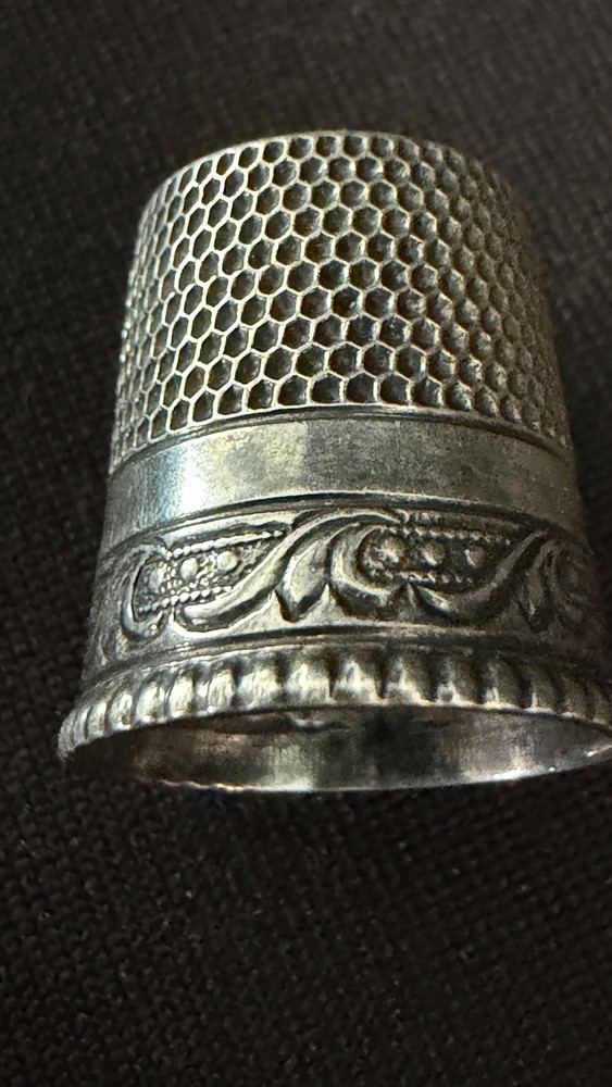 Antique Simmon Brothers Sterling Silver Thimble size 9