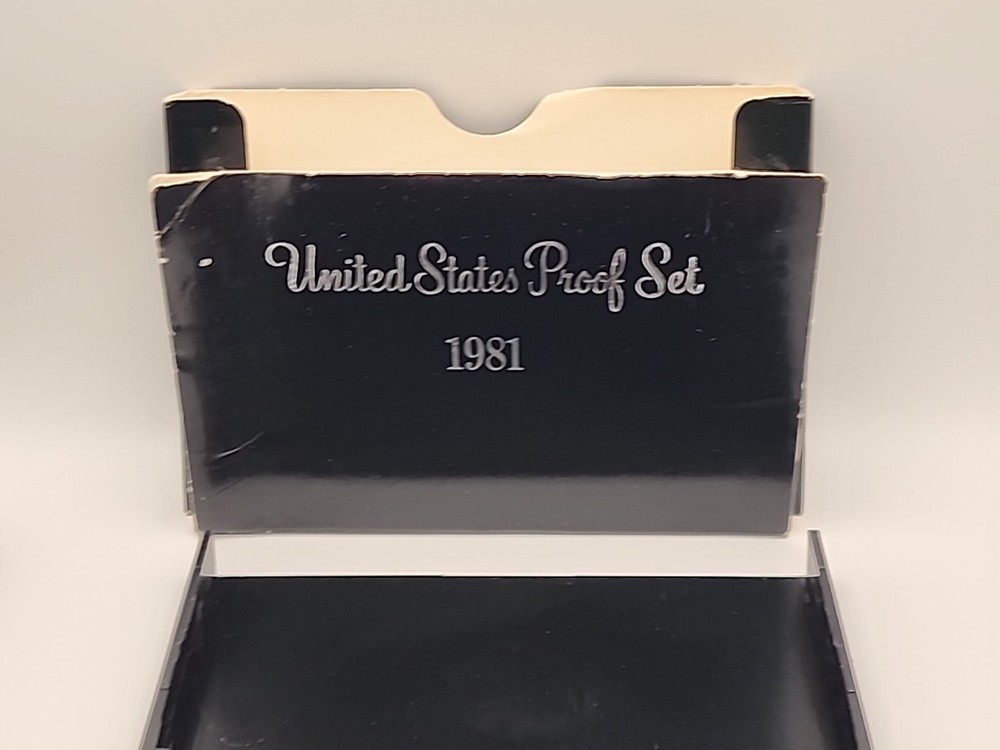1981 United States Mint Proof Set Damaged Flap, Missing Stand