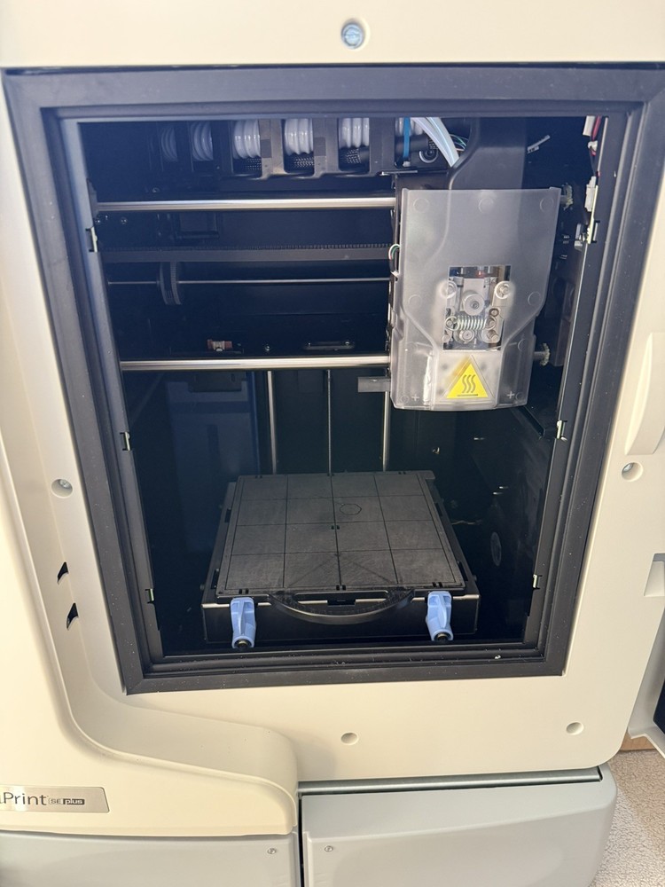Stratasys uPrint SE Plus 3D Printer 180-50400. Powers up but non functional.