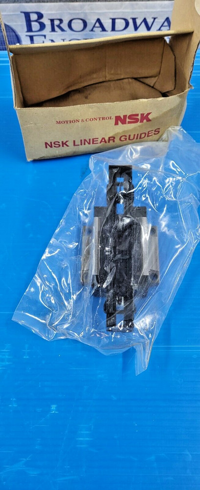 NSK LINEAR GUIDE LAR20FL-T   BIN#8
