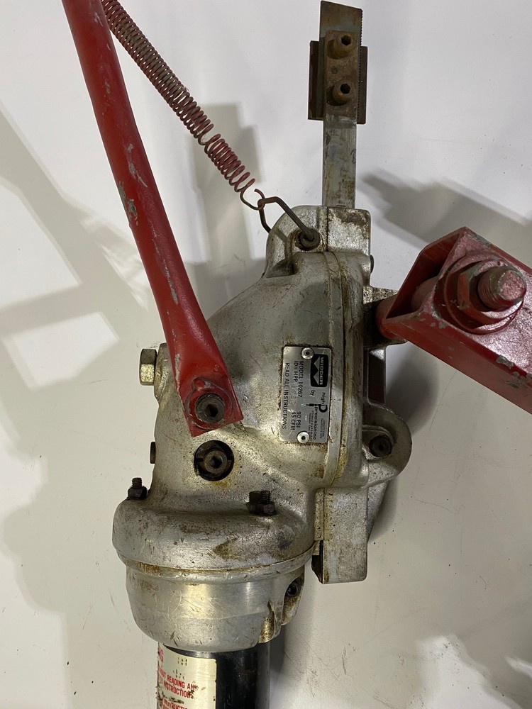 WIDDER TOOL Variable Speed Pneumatic Hacksaw 10267 0-300 Strokes/Min (USED)