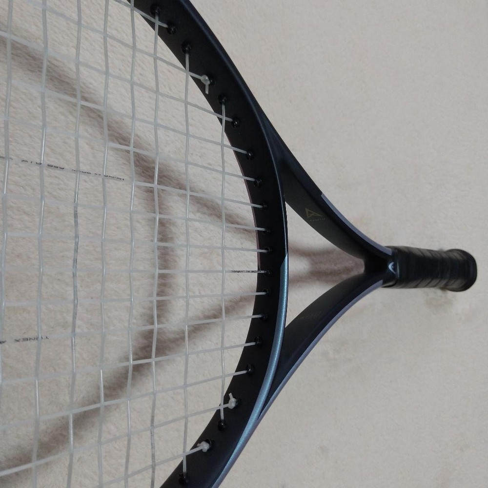 Tennis racket (hard)