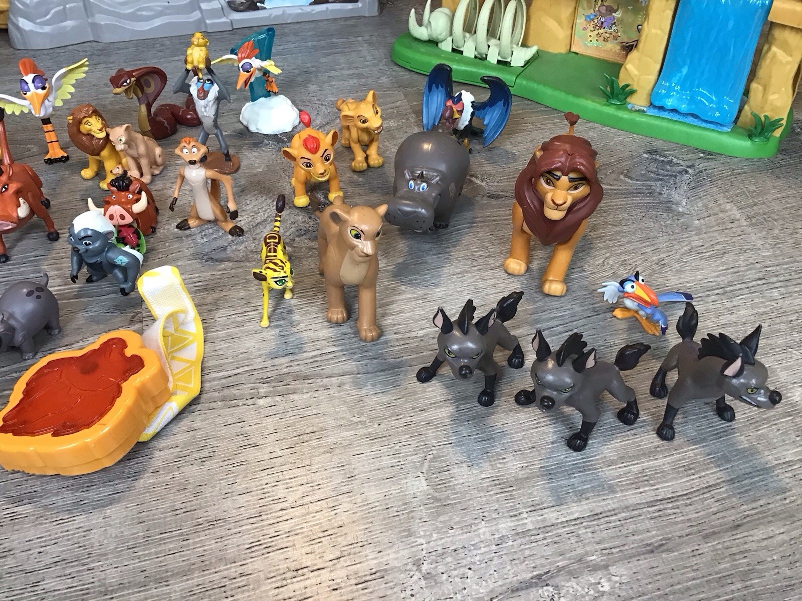Disney Lion King Lion Guard Training Lair / Defend The Land / Rise Of Scar LOT