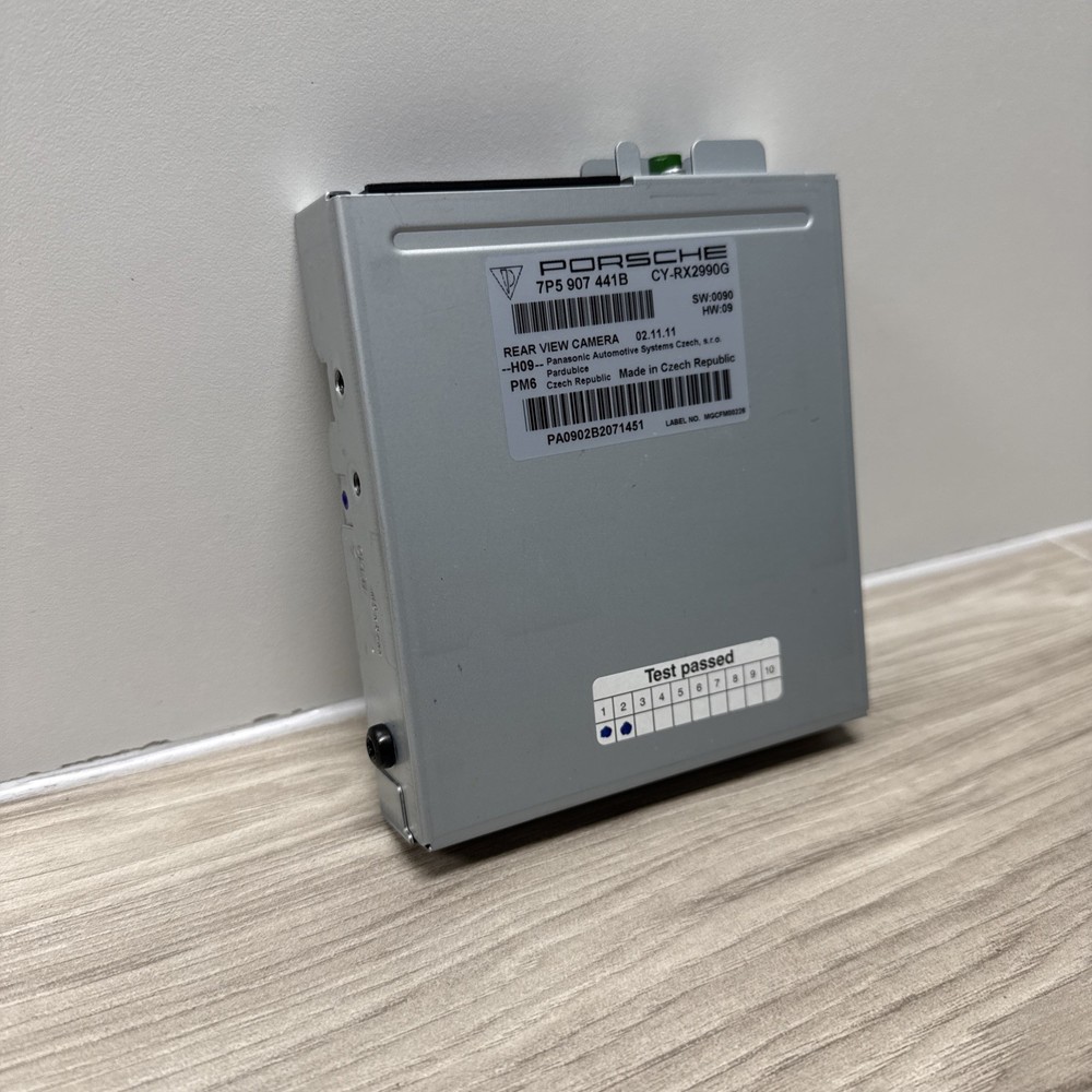 2011-2014 PORSCHE CAYENNE - REAR VIEW / Backup Camera Control Module