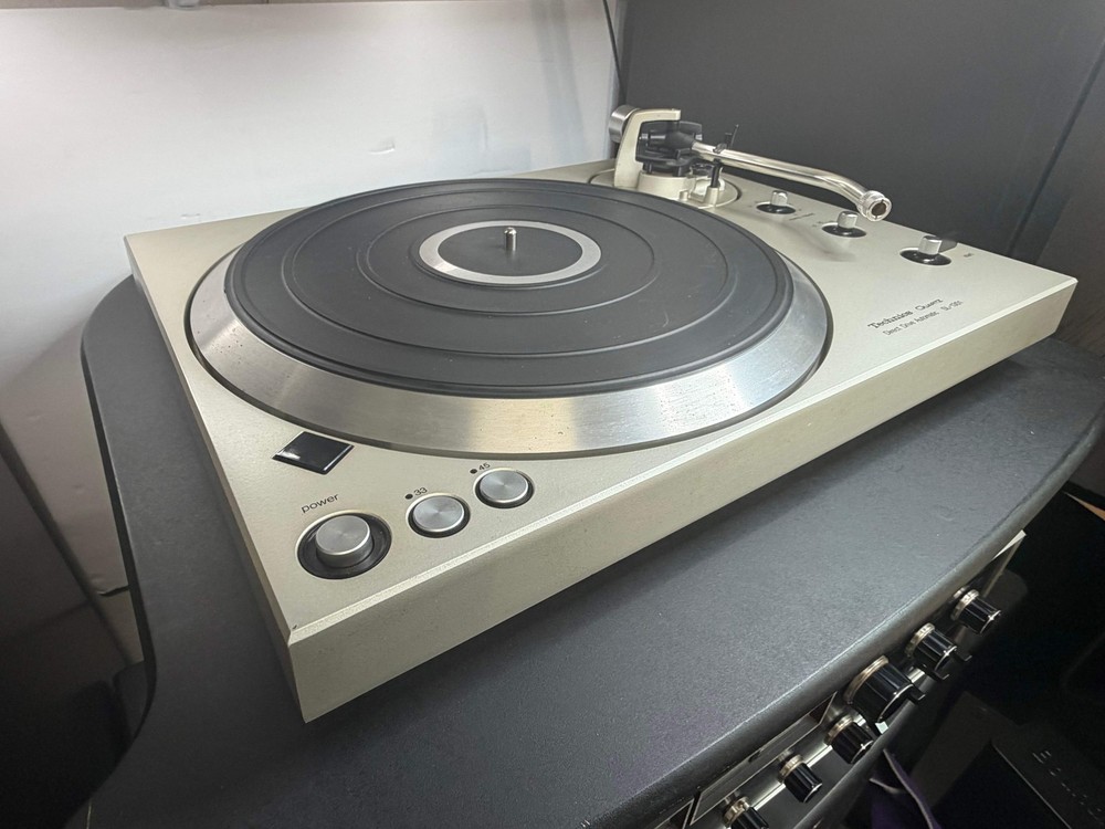 Technics SL-1301 Quartz Turntable – Serviced (DeoxIT), Fully Auto, Tested, Clean