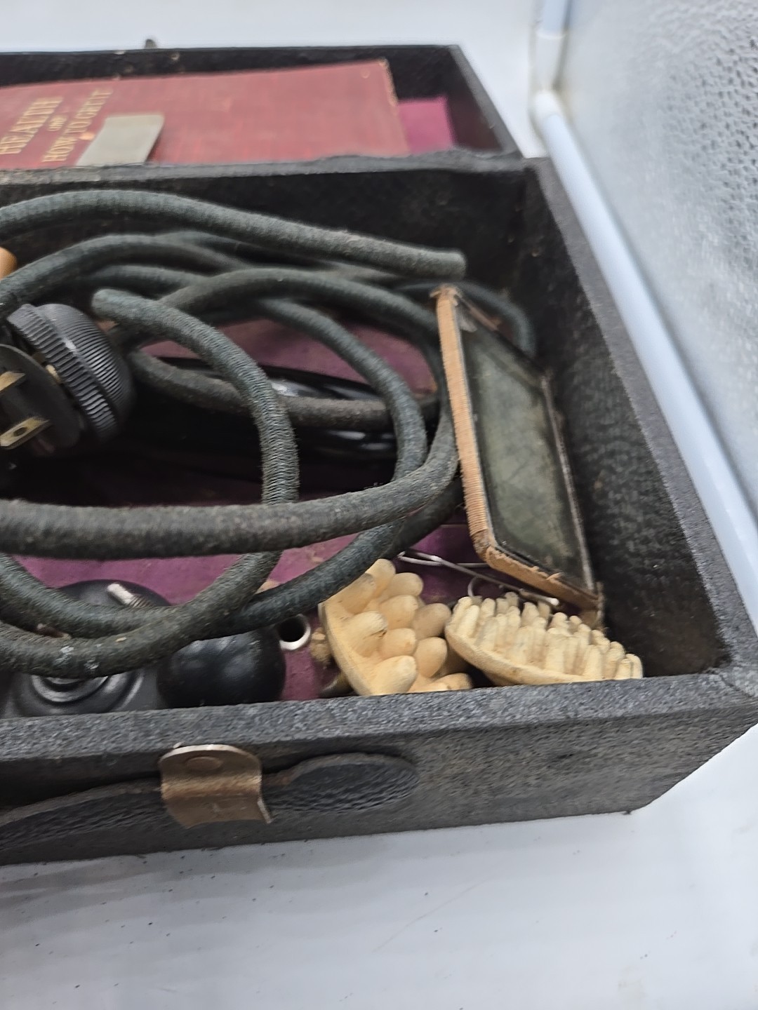 Hamilton Beach Vibrator Machine 1902 W/ Old Book And Box