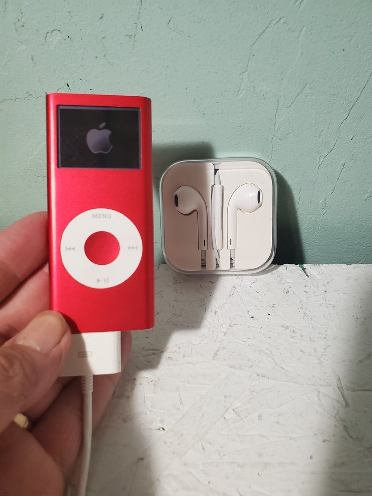 Mint Apple iPod Nano A1199 4GB Red