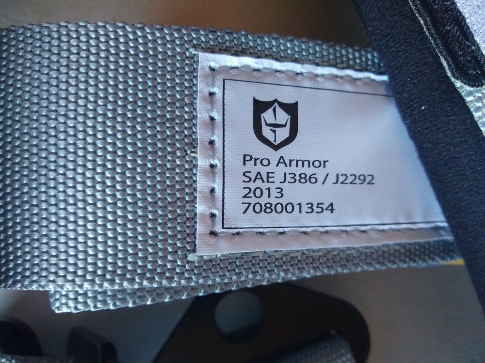Pro Armor 4-Point Auto-Style Seatbelt Harness 2" Silver Passenger Side