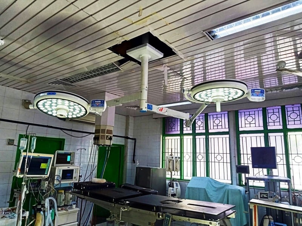 Latest LED OT Light Operation Theater Double Dome Ceiling OT Surgical Light