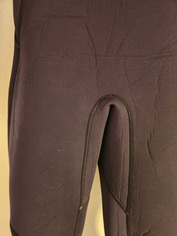 X-small Need Essentials 4/3 Chest Zip Wetsuit Excellent Condition