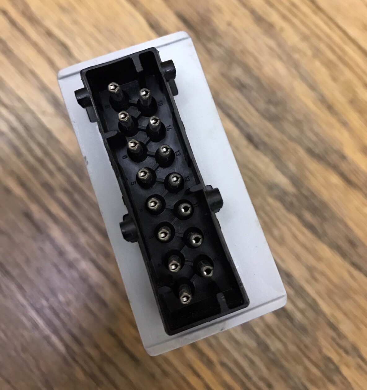 04-07 BMW E60 E63 525i 530i 545i 645Ci Micro Power Control Module 6135-6939655