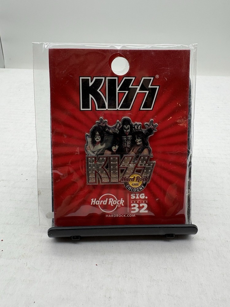 KISS Signature Pin Hard Rock Cafe Cologne 2014 Authentic Series 32 On Card New