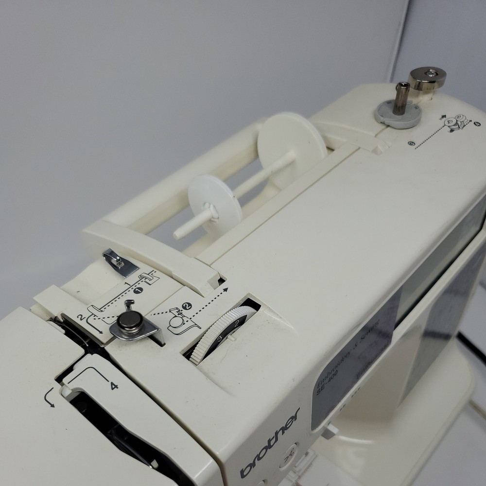 Brother SE-400 Computerized Embroidery Sewing Machine No Base, Tested/Works