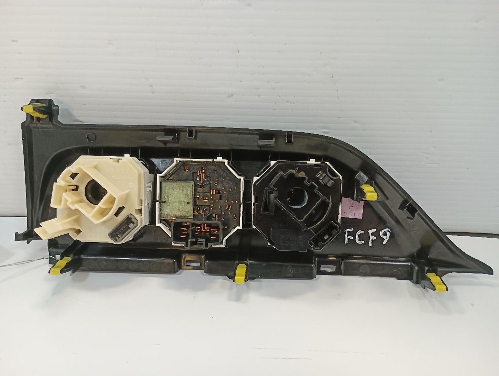 Dash Temperature Control from 2014 Toyota Corolla 12137429
