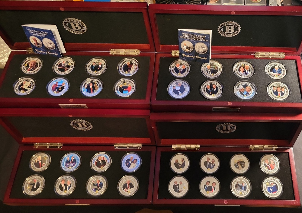 Trump Coin Collection In Display Case (4)