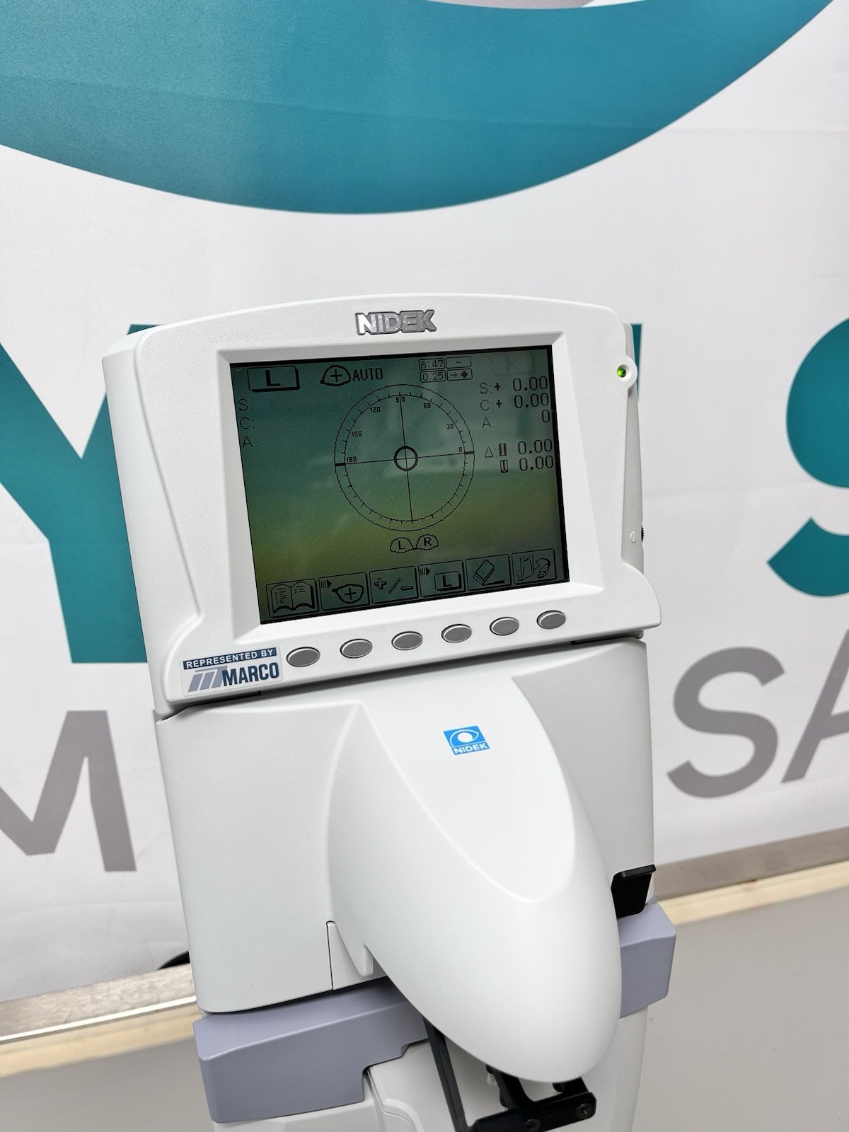 Nidek LM-1000 Auto Lensmeter