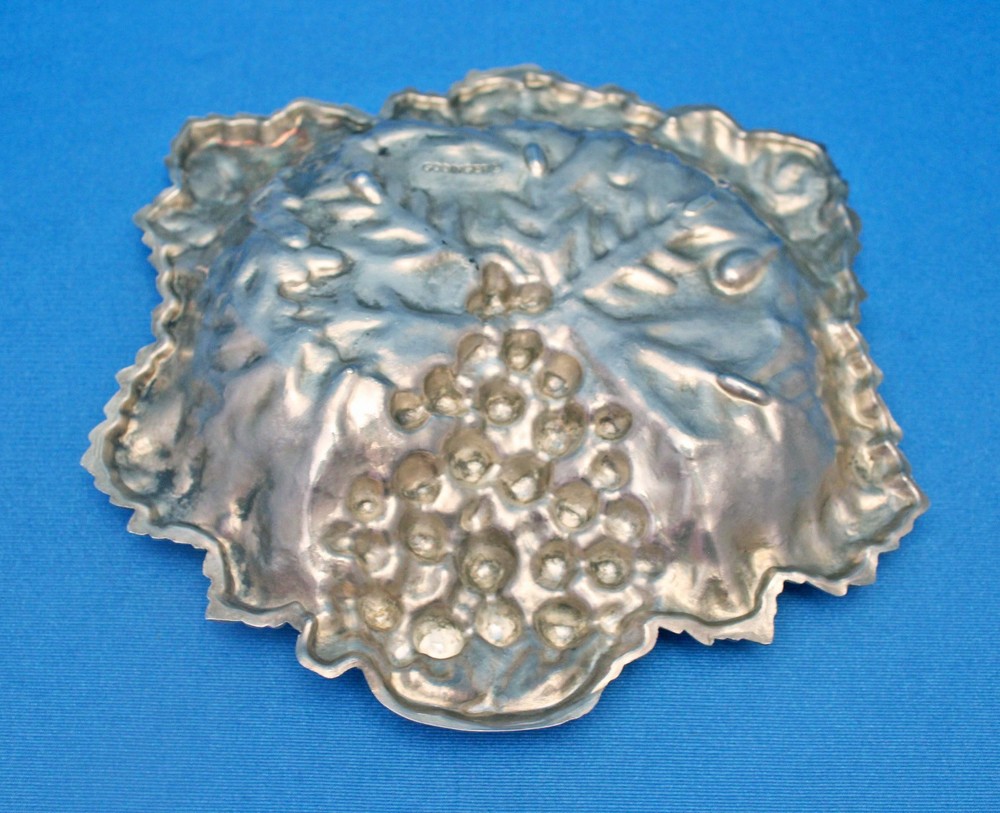 vintage GODINGER SILVER CANDY NUT DISH GRAPES & GRAPE LEAF DESIGN