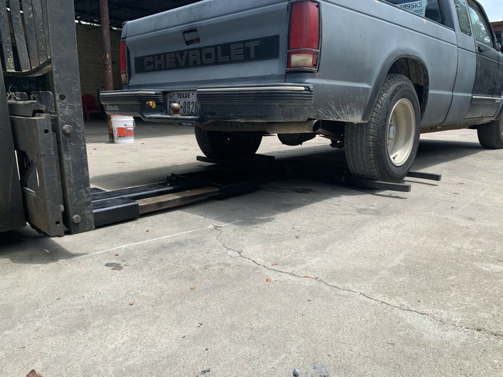 Parking Lot Scorpion Eagle Claw for your Forklift