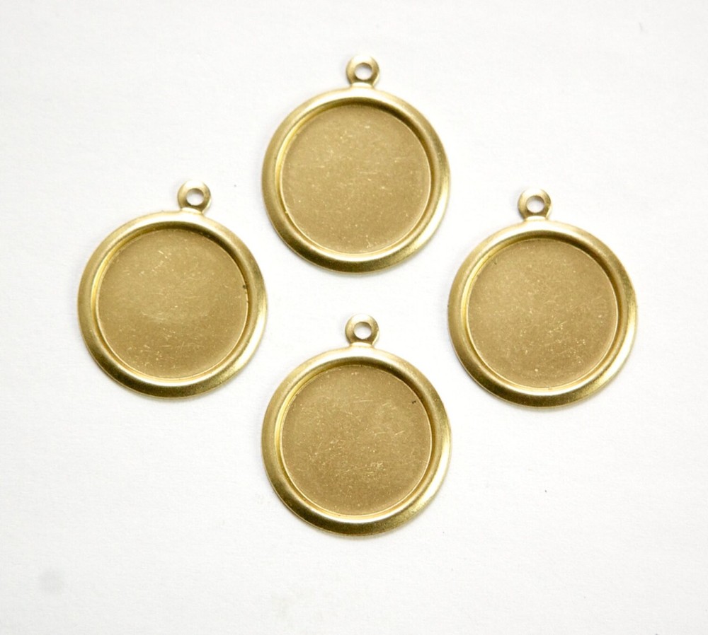 1 Loop Raw Brass Rolled Edge Round Setting 14mm (8) stn032A