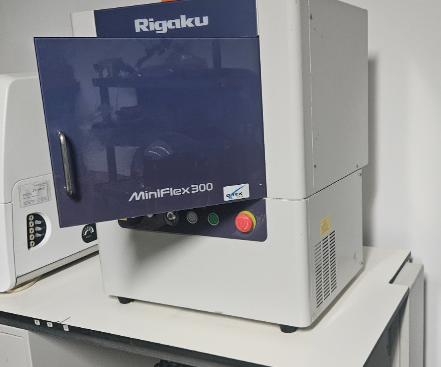 Rigaku MiniFlex 300 Diffractometer