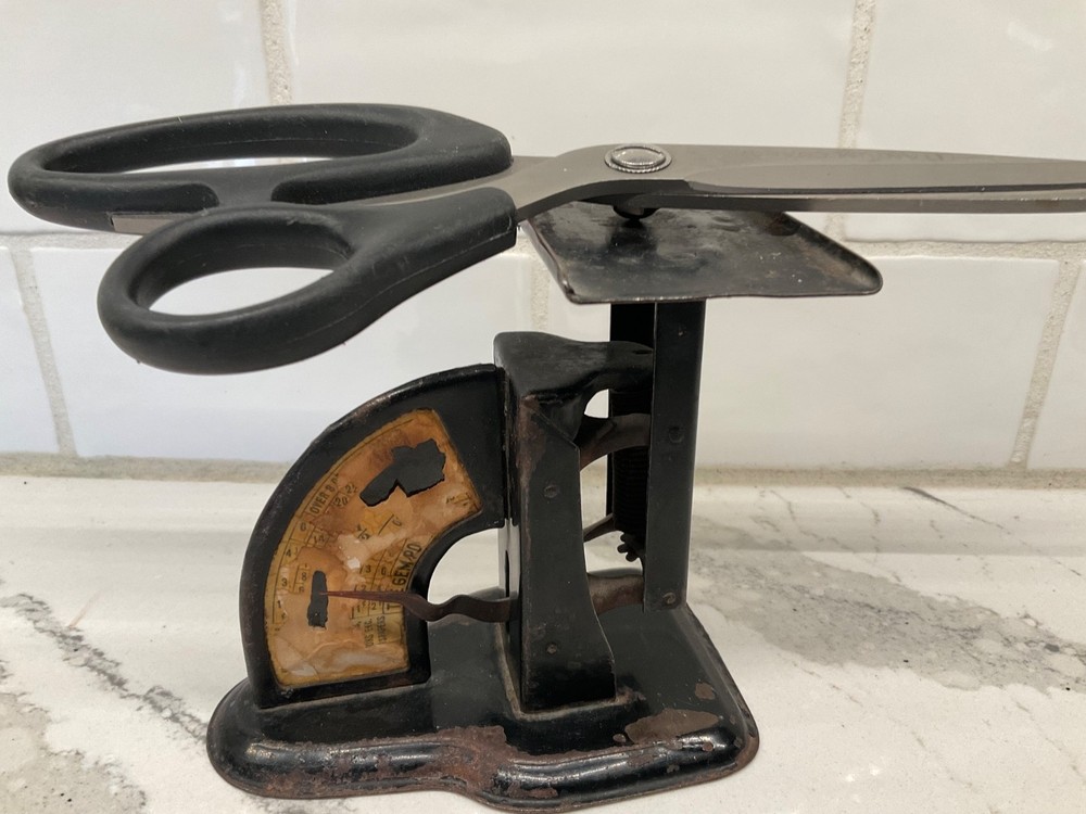 Vintage Scale Letter or Postal #831