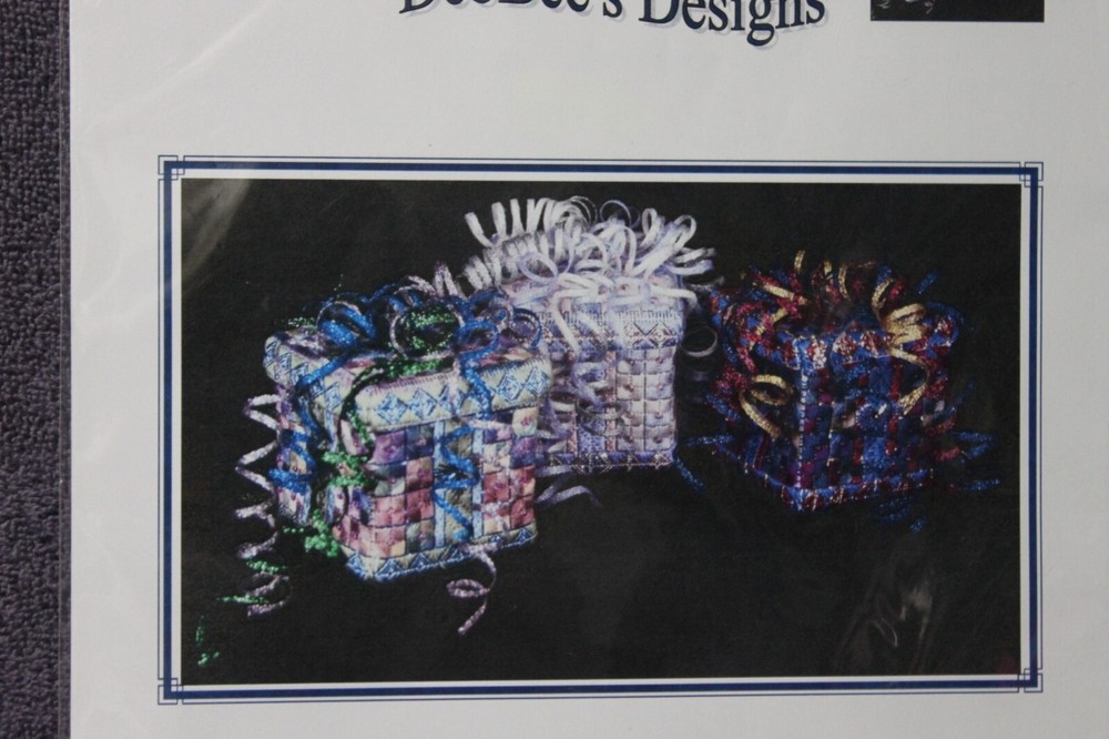 FRIENDSHIP GIFT BOX CHART needlepoint DebBee's Designs