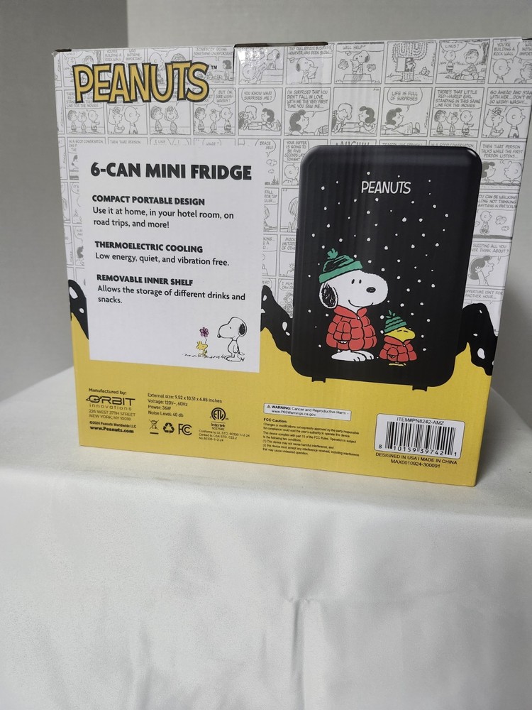 Peanuts Snoopy 6 Can Mini Fridge (4)