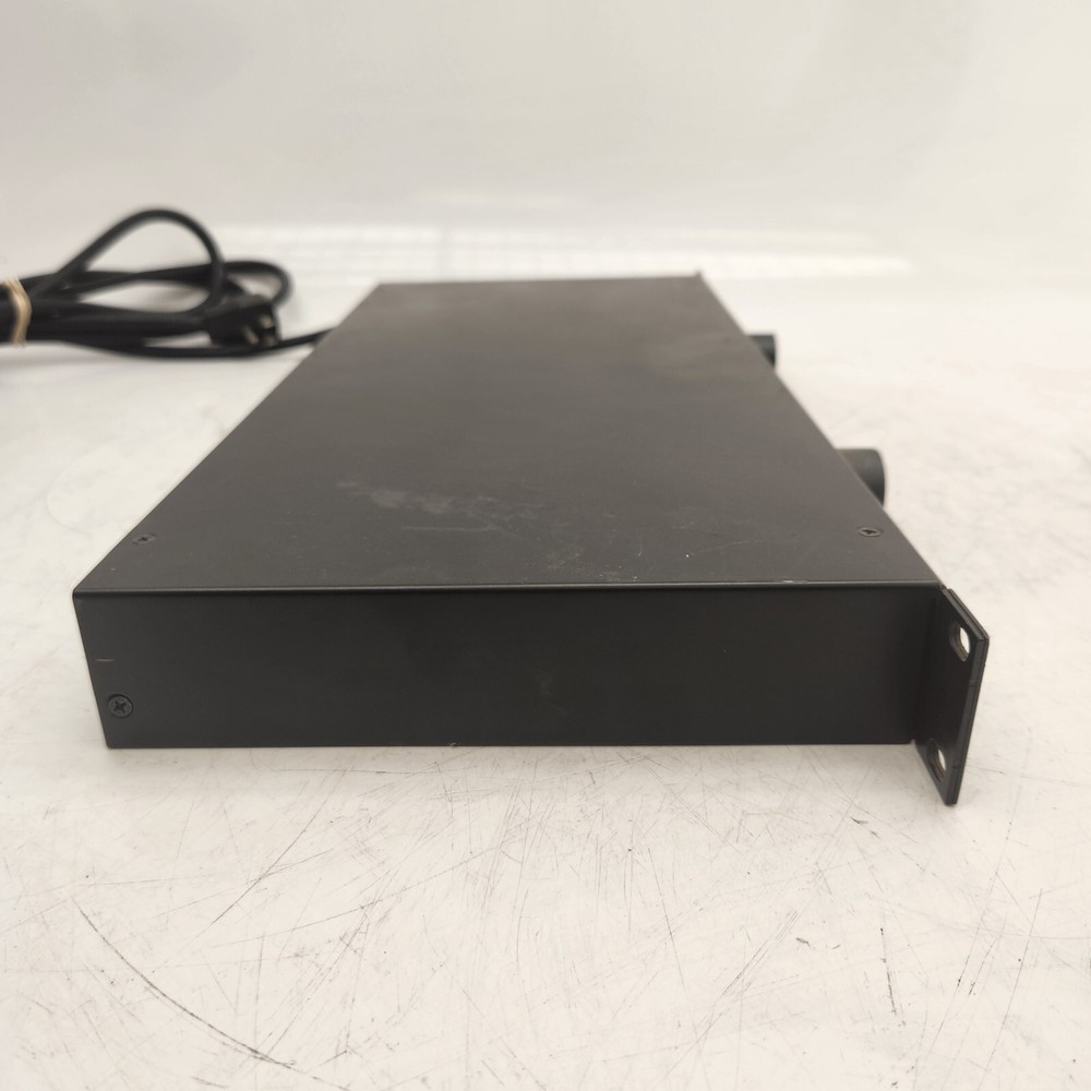 Wattbox B9PB02P6 11-Outlet Rack Mounted Surge Protector | Powers On, Untested