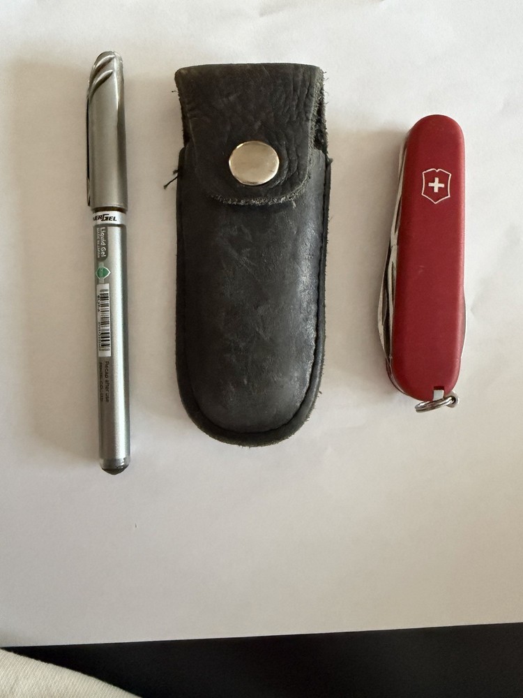 Two Old Pocket Knives. Single One Is A Fixed Blade. 2nd Is Utility Knife. Sharp