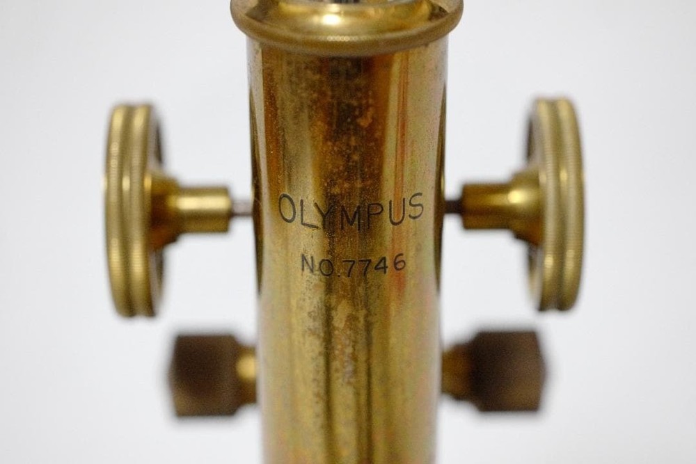 Antique Microscope Olympus “Mizuho” Microscope Height: approx. 28 cm