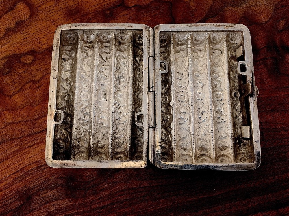 Superb Heavy Gauge Asian/Middle Eastern Silver Hinged Cheroot Case: No Monogram