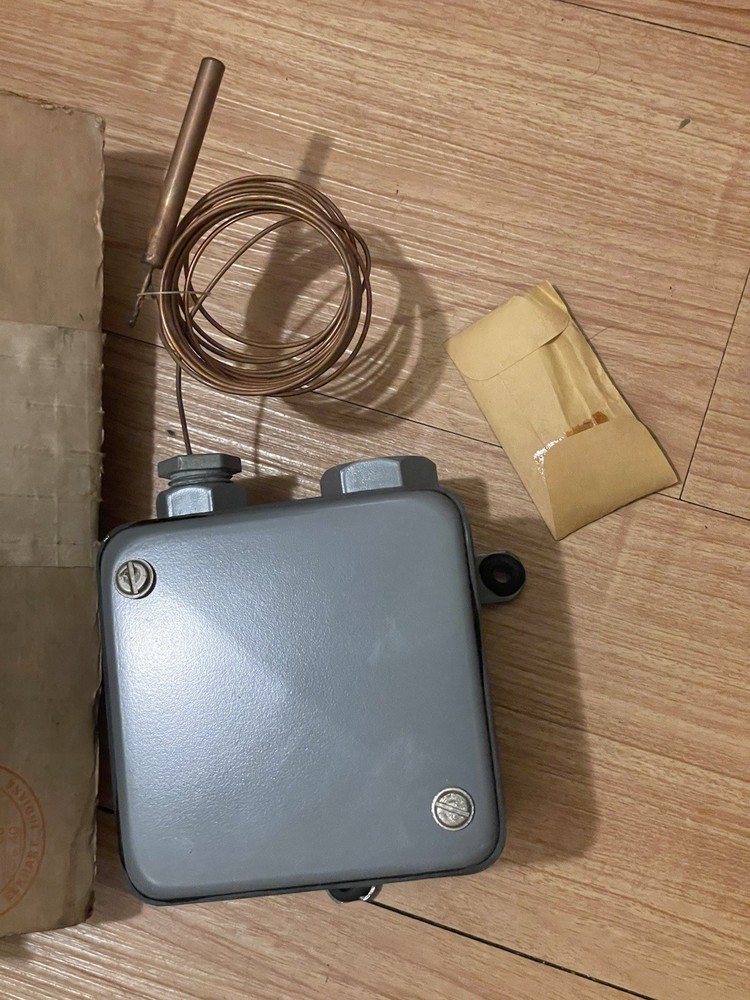 Penn Controls A19ANC - 1 Industrial Thermostat Penn Automatic Controller USA