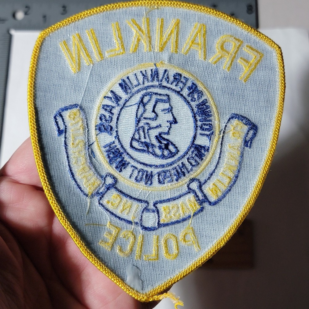 Bin1 b7 Police patch Massachusetts Franklin