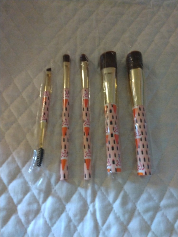 Shepora Berry Kissable Makeup Brush Set 5 PC Read