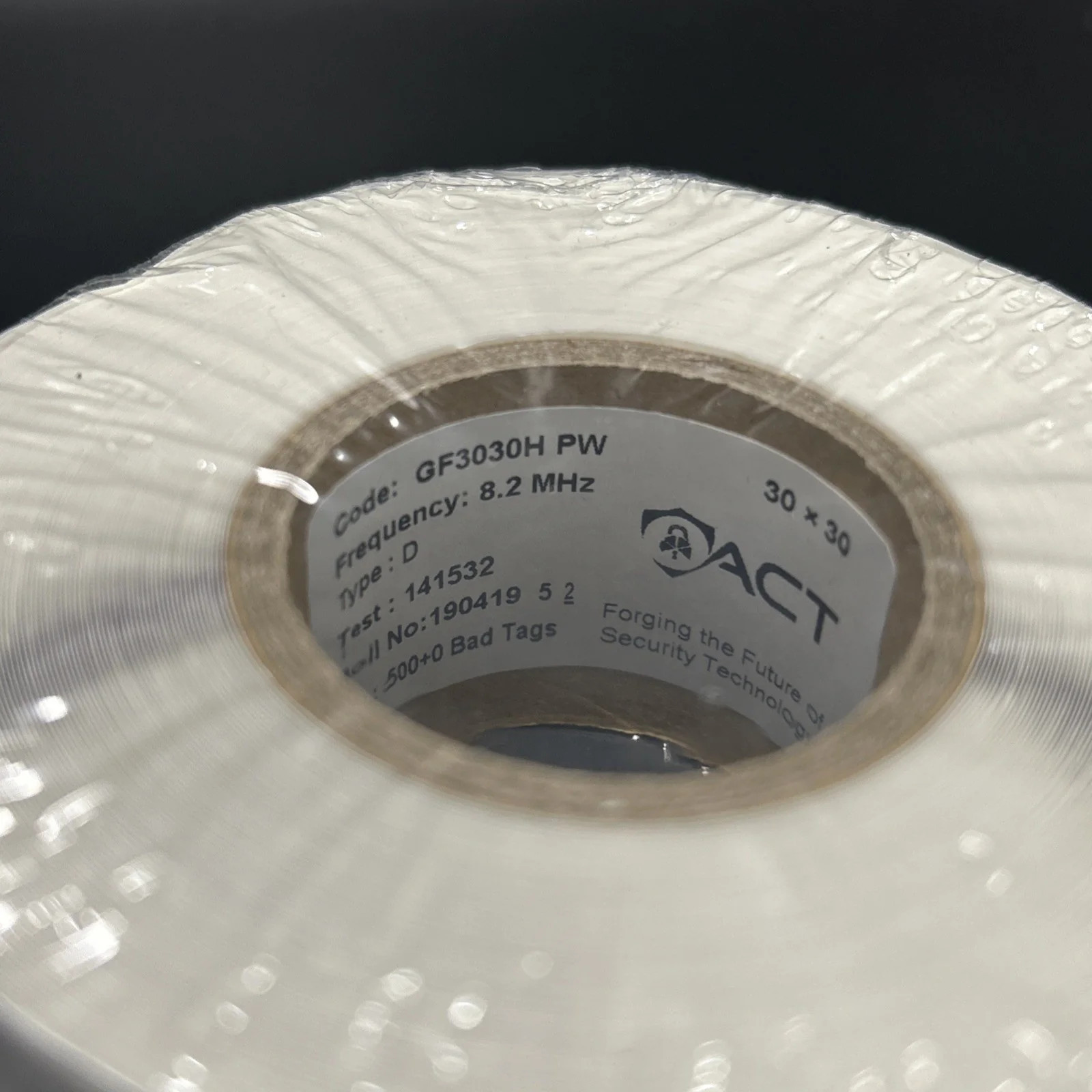 500 PAPER SECURITY STICKER 1.25”x1.25” RF 8.2MHZ BARCODE CHECKPOINT COMPATIBLE