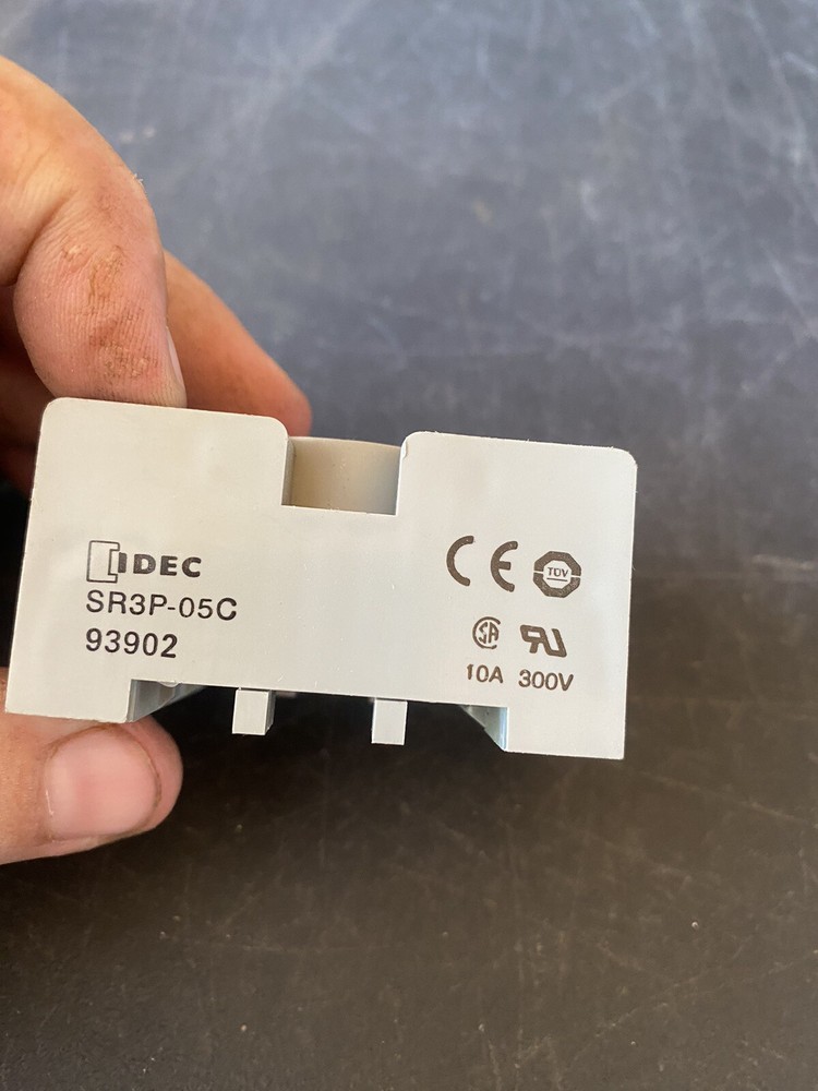 (IB22) 93902 IDEC Socket Relay 11 Pin