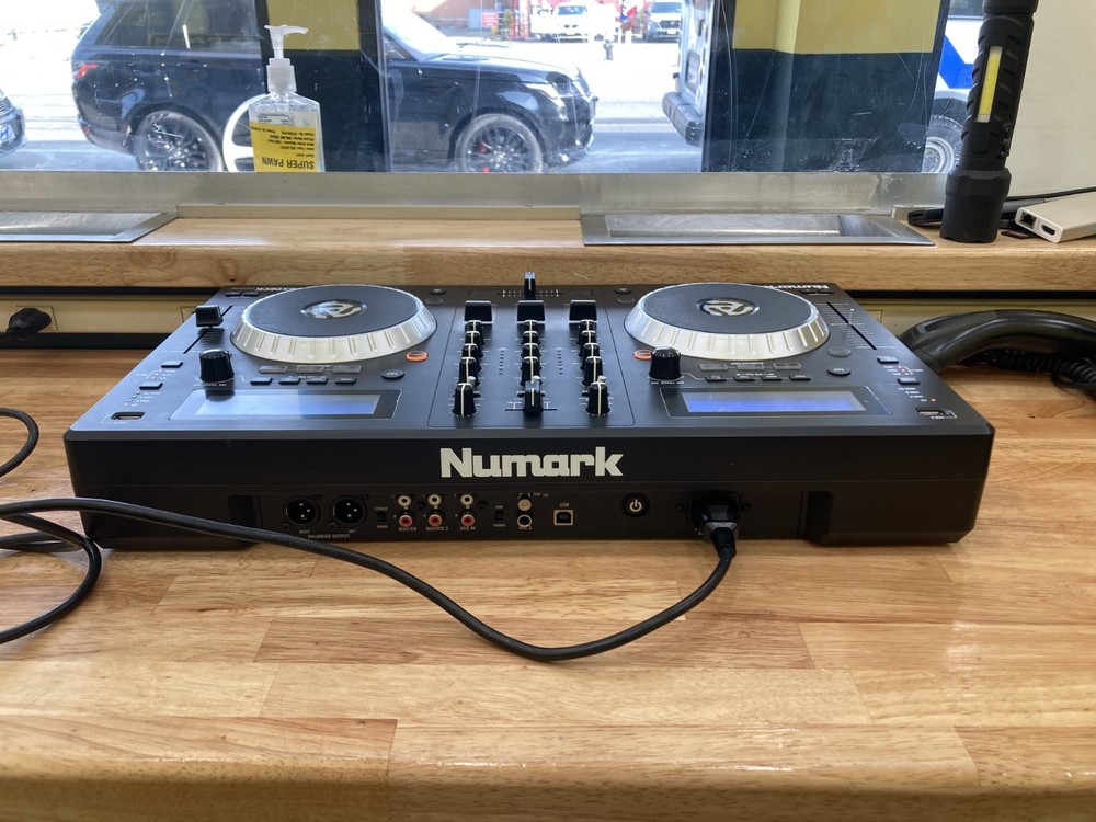 Numark Mixdeck Express Double Deck DJ Controller Built-in Mixer USB Effects